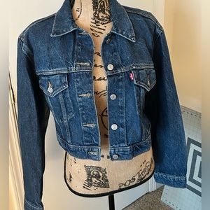 Cropped Medium Wash Levi Denim Jacket